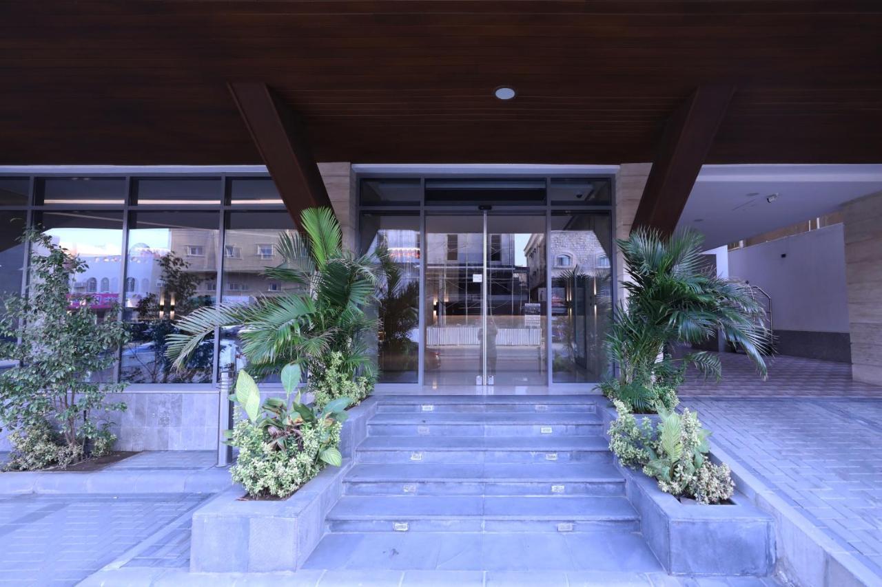 Eva Hotel
