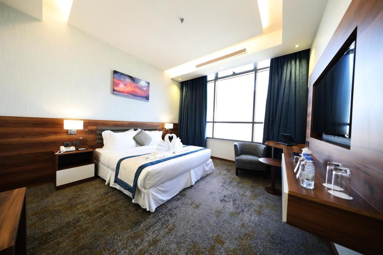 Eva Hotel